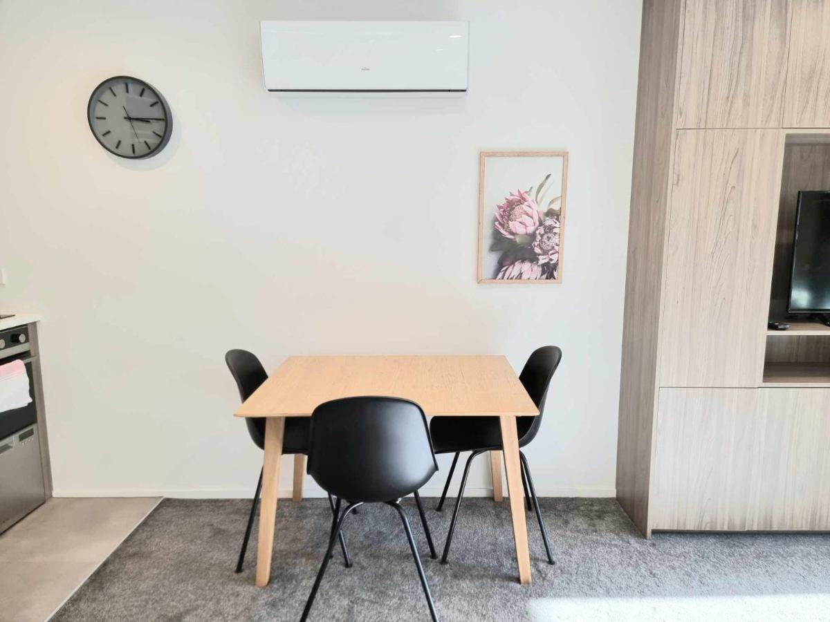 Modern 1 Bedroom Apartment Across From Hagley Park Christchurch Exterior foto