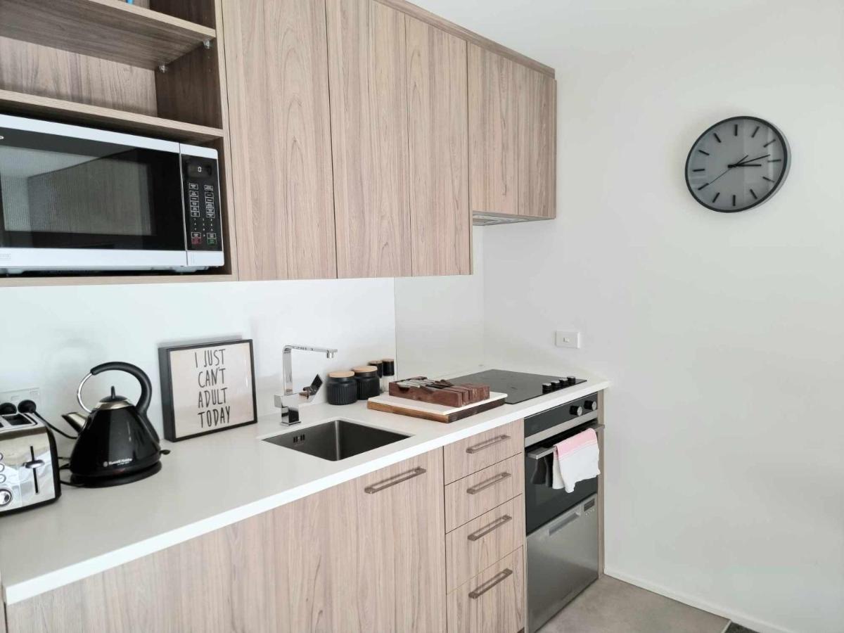 Modern 1 Bedroom Apartment Across From Hagley Park Christchurch Exterior foto